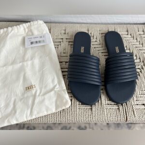 NEW, Never Worn - Tkees, Women’s Cairo Sandal, Color: Iris (blue), Size: 10